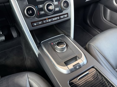 Used 2018 Land Rover Discovery Sport HSE image 23