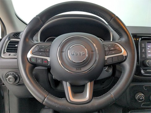 Used 2018 Jeep Compass Latitude image 28