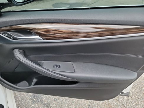 Used 2019 BMW 530i xDrive image 12