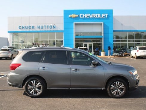 Used 2017 Nissan Pathfinder SL image 1