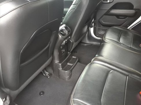 Used 2018 Jeep Wrangler Unlimited Sahara w/ Dual Top Group image 7