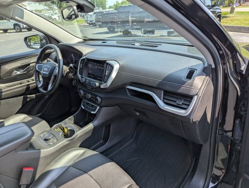 Used 2023 GMC Terrain SLT image 18