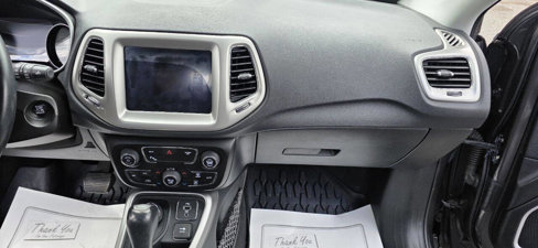 Used 2018 Jeep Compass Latitude w/ Popular Equipment Group image 16