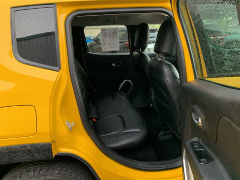 Used 2018 Jeep Renegade Latitude w/ Cold Weather Group image 13