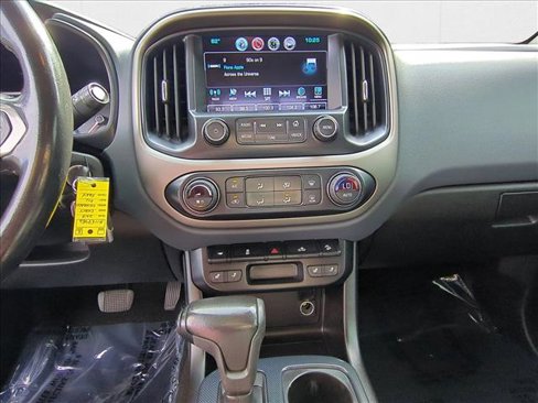 Used 2017 Chevrolet Colorado Z71 image 15