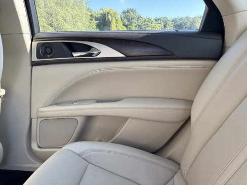 Used 2018 Lincoln MKZ Reserve image 16