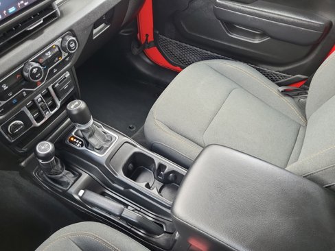 Used 2024 Jeep Wrangler Unlimited image 15