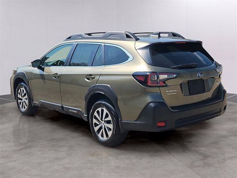 Used 2024 Subaru Outback Premium image 6