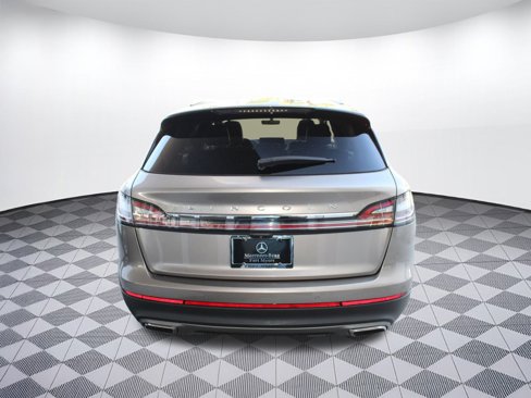 Used 2021 Lincoln Nautilus FWD w/ Equipment Group 101A image 9