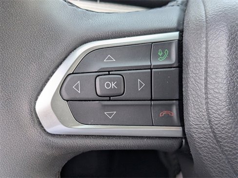 Used 2023 Jeep Compass Limited image 23