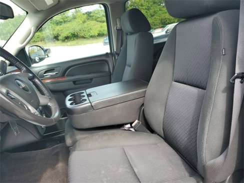 Used 2011 GMC Yukon XL SLE w/ Suspension Package, Off-Road image 23