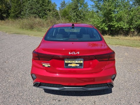 Used 2024 Kia Forte LXS w/ LXS Technology Package image 4