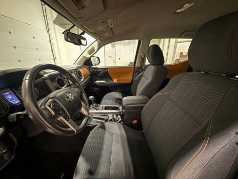 Used 2016 Toyota Tacoma SR5 image 14