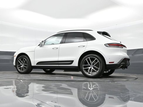 Used 2025 Porsche Macan image 35