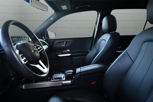 Used 2021 Mercedes-Benz GLB 250 4MATIC w/ Premium Package image 21