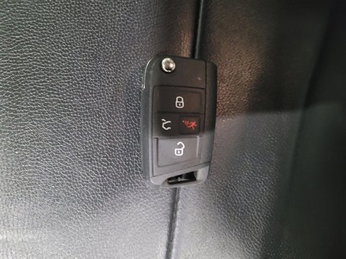 Used 2019 Volkswagen Tiguan S image 32