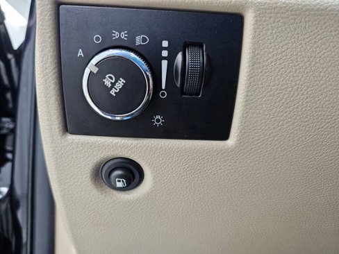 Used 2011 Jeep Grand Cherokee Overland image 18