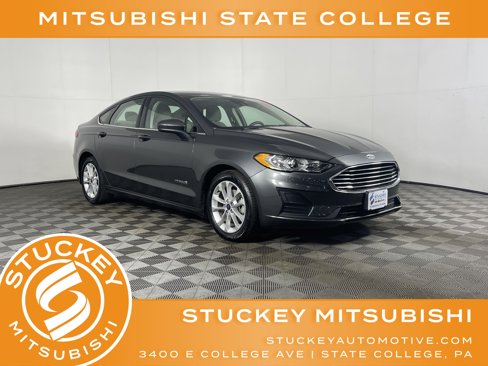 Used 2019 Ford Fusion SE image 1