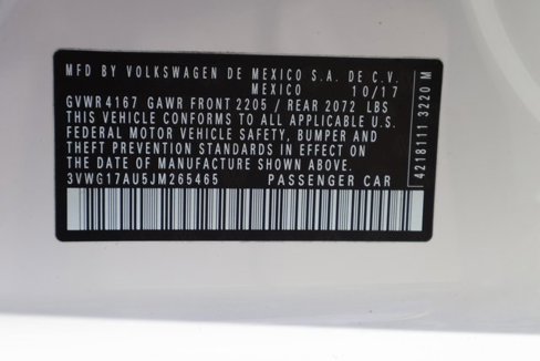 Used 2018 Volkswagen Golf SE image 24