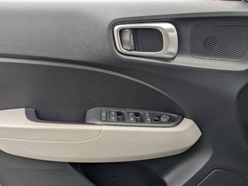 New 2025 Hyundai Venue SEL image 25