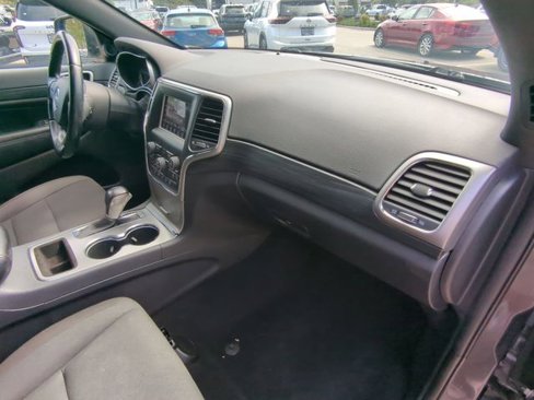 Used 2020 Jeep Grand Cherokee Laredo image 40