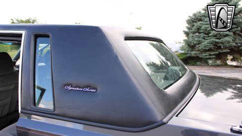Used 1986 Lincoln Town Car image 24