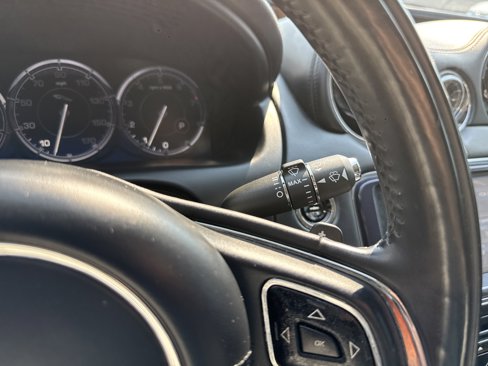 Used 2013 Jaguar XJ image 25