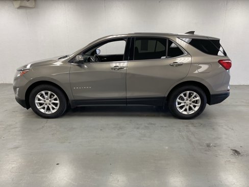 Used 2019 Chevrolet Equinox LT image 2