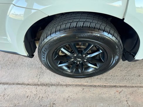 Used 2019 Dodge Journey SE w/ Premium Group image 25