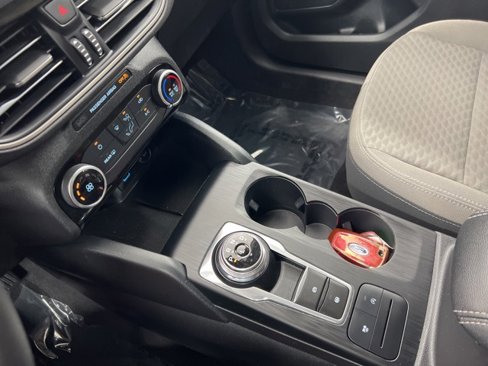 Used 2021 Ford Escape SE w/ SE Sport Appearance Package image 20