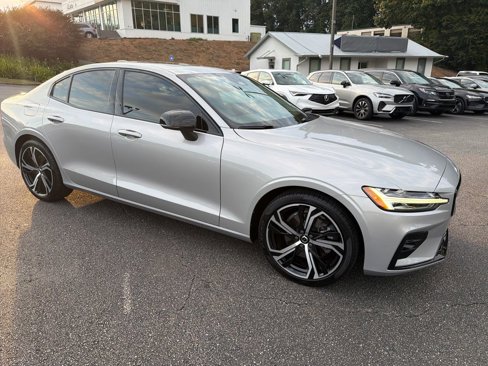 Certified 2023 Volvo S60 B5 Core image 9