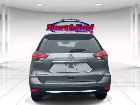 Used 2020 Nissan Rogue SV image 5