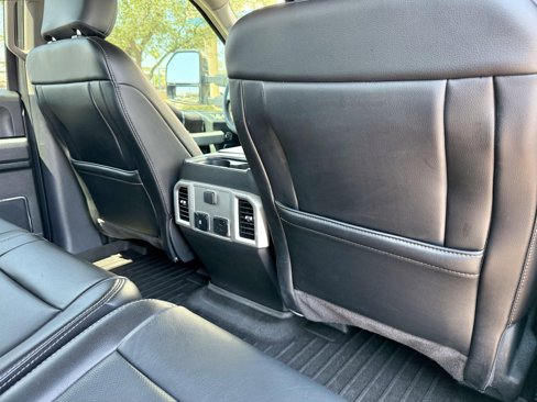 Used 2020 Ford F250 Lariat w/ Chrome Package image 27