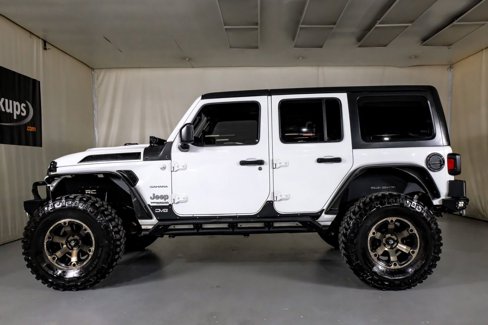 Used 2018 Jeep Wrangler Unlimited Sahara image 12