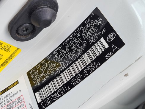 Used 2019 Toyota C-HR XLE image 27