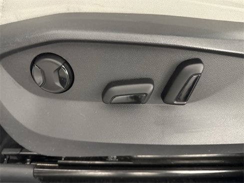Used 2022 Volkswagen Tiguan SE R-Line image 15