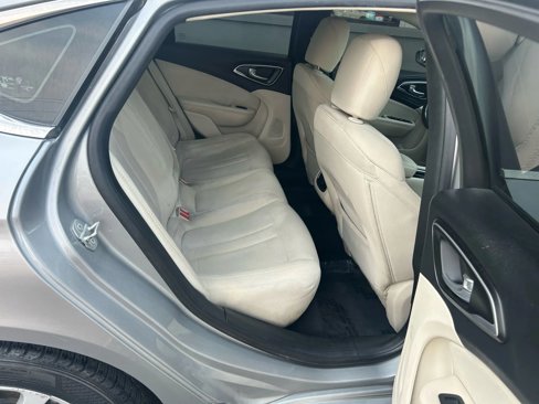 Used 2016 Chrysler 200 Limited w/ Convenience Group image 20
