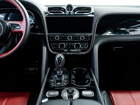 Certified 2022 Bentley Bentayga image 31