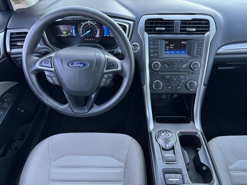 Used 2018 Ford Fusion S image 3
