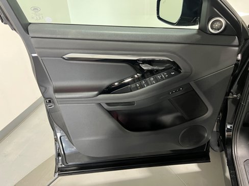 Used 2020 Land Rover Range Rover Evoque SE image 23