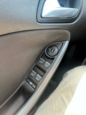 Used 2012 Ford Focus Titanium w/ Luxury Pkg image 26