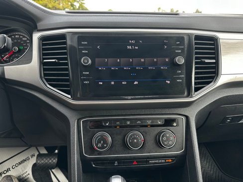 Used 2018 Volkswagen Atlas SE image 65