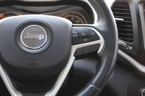 Used 2016 Jeep Cherokee Limited image 39