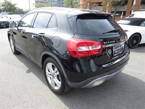 Used 2018 Mercedes-Benz GLA 250 4MATIC image 2