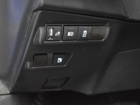 Used 2024 Toyota Corolla Cross SE image 22