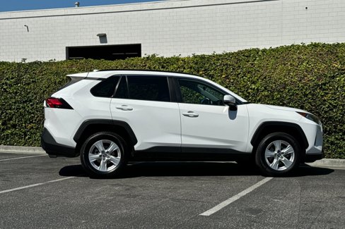 Used 2019 Toyota RAV4 XLE image 3
