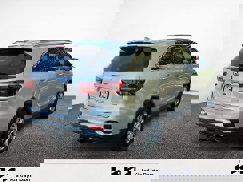 Used 2019 Kia Sorento LX w/ LX Convenience Package image 5