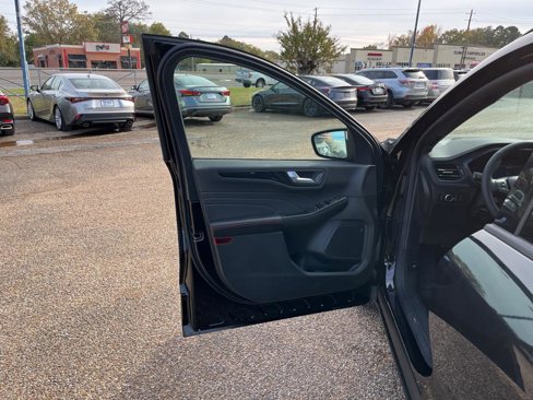 New 2025 Ford Escape ST-Line w/ Tech Pack #1 image 23