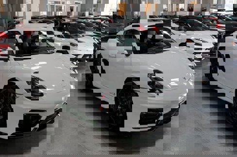 Used 2015 Porsche Cayman image 4