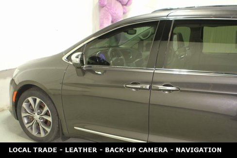 Used 2017 Chrysler Pacifica Limited image 30